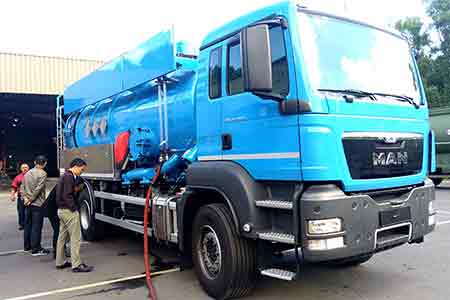 肯富來液環(huán)泵在市政行業(yè)吸污車使用現(xiàn)場